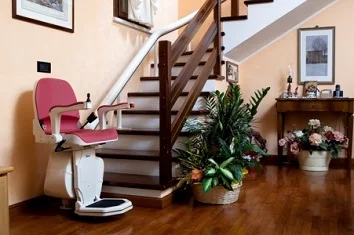 Merdiven-Asansoru.jpg Koltuklu merdiven asansörü